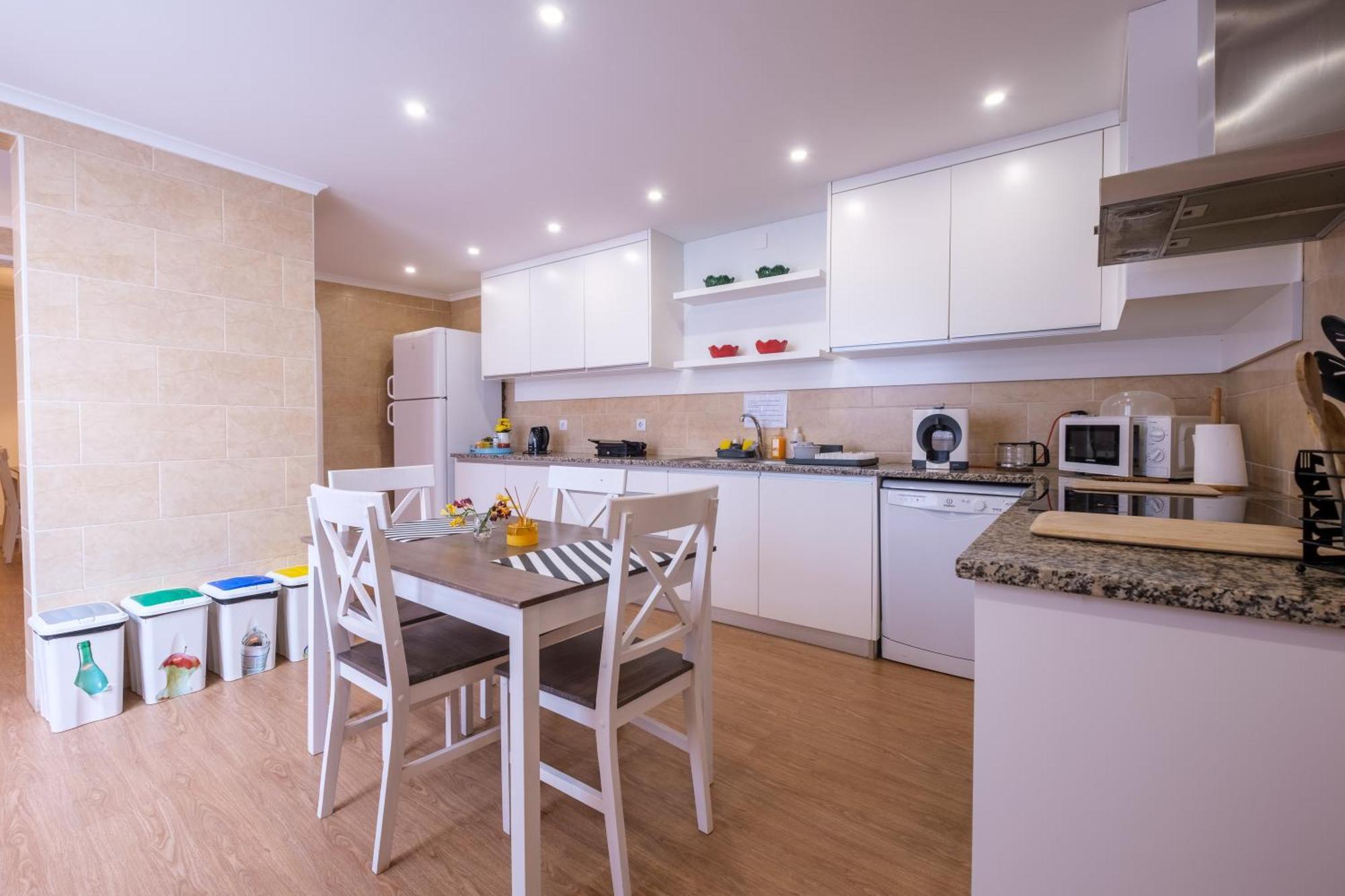 Victoria Guest House Фурнаш Екстериор снимка